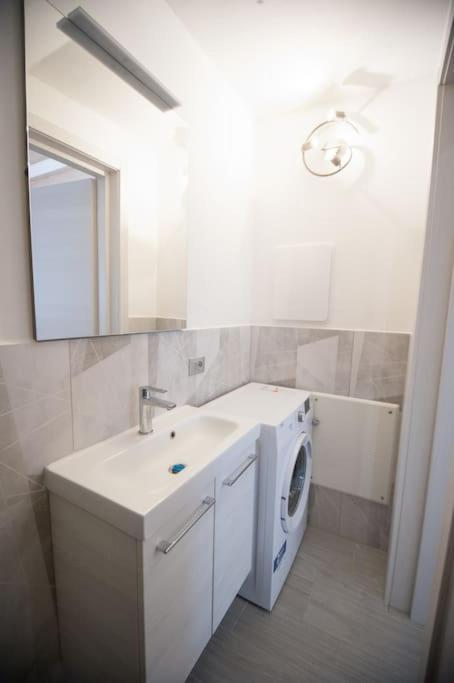 Апартаменты Casa Gemma - Big Family House With Free Parking Сан-Джованни-Лупатото Экстерьер фото