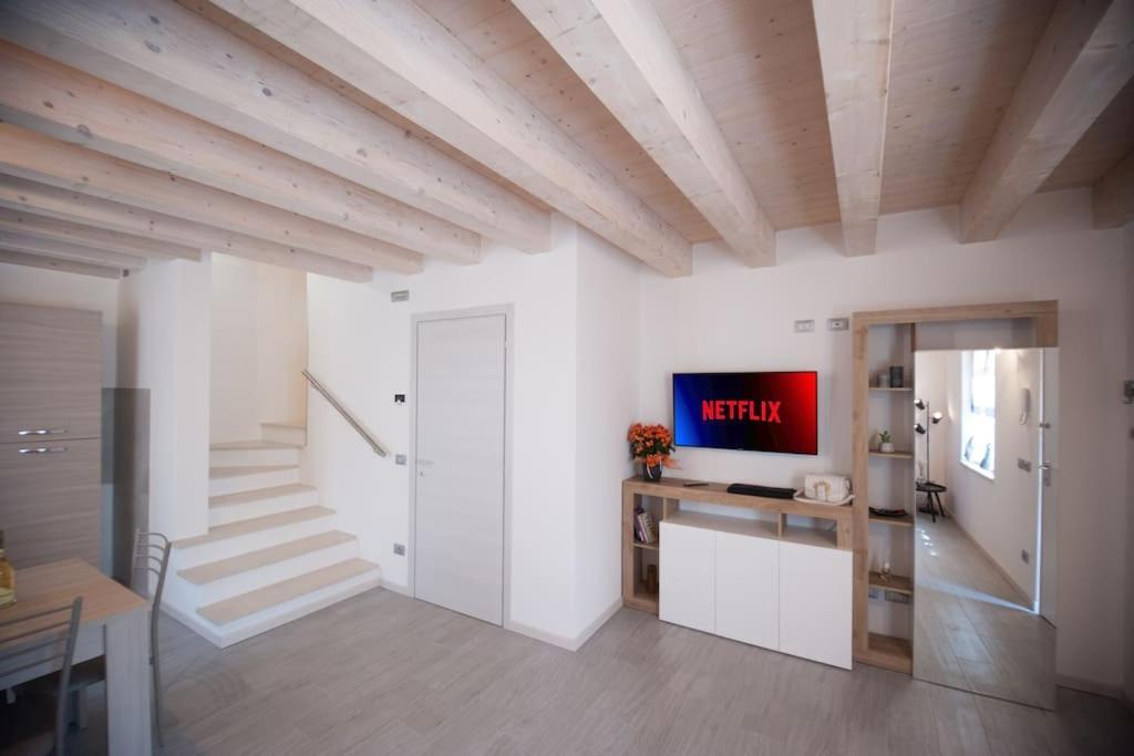 Апартаменты Casa Gemma - Big Family House With Free Parking Сан-Джованни-Лупатото Экстерьер фото