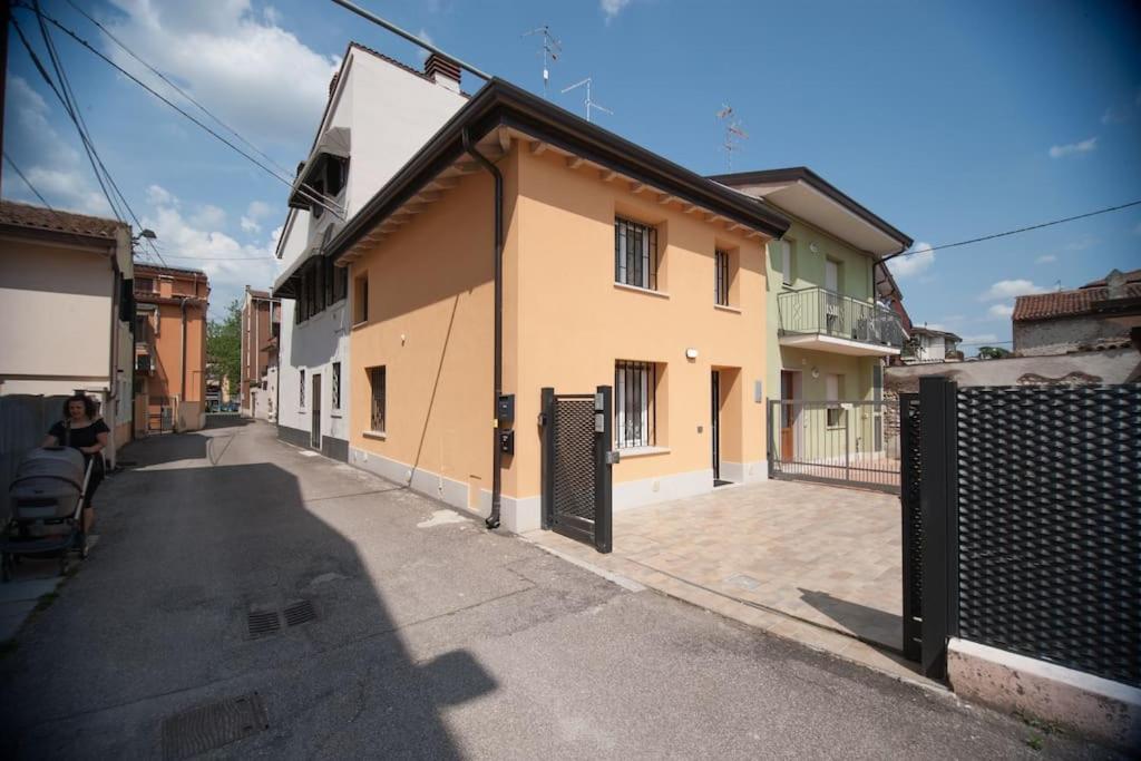 Апартаменты Casa Gemma - Big Family House With Free Parking Сан-Джованни-Лупатото Экстерьер фото